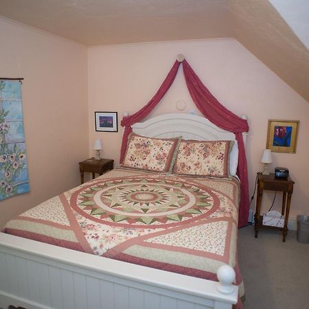 Willow Pond Bed And Breakfast Grand Junction Exterior photo